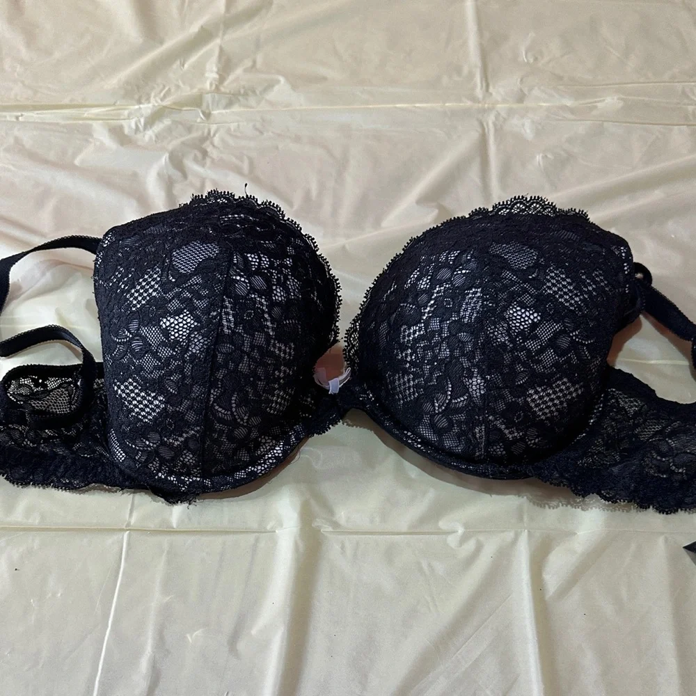 VS Elegant Lace Black Bra Size 34DD - Picture 5 of 5